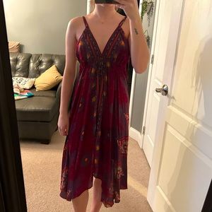 Midi/Max red flowy dress
